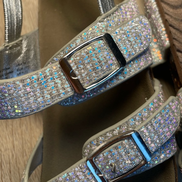 Children’s Sandals - Picture 4 of 8